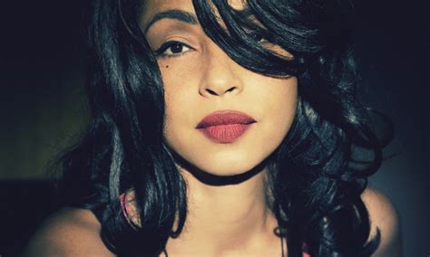 Download wallpaper Face, Singer, Sade, section girls in resolution 800x480