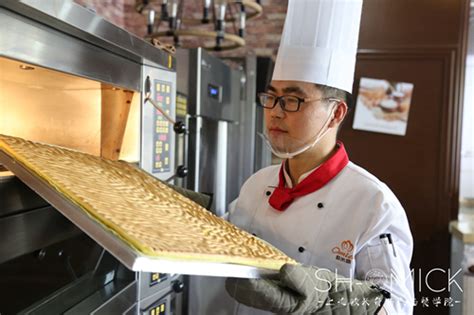 学烘焙哪里好？揭秘烘焙方法技巧掌握_上海欧米奇西点西餐学院官网