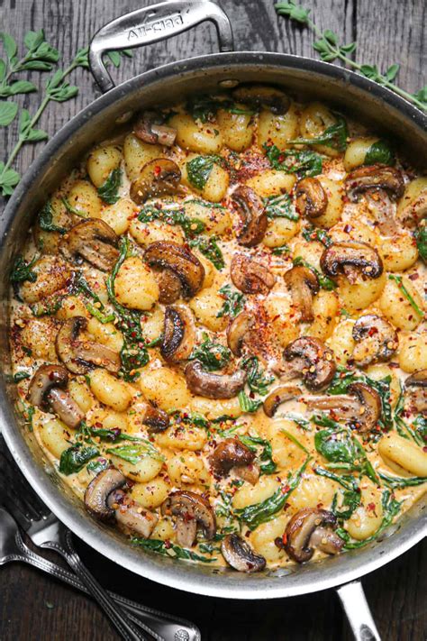 Creamy Spinach and Mushroom Gnocchi (One-Pan, 20 Minutes) - Julia's Album