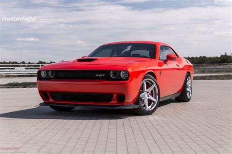 Dodge Challenger SRT Hellcat Red Ferrada FR3