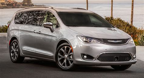 Chrysler Pacifica Minivan Could Get An All-Wheel Drive Option | Carscoops