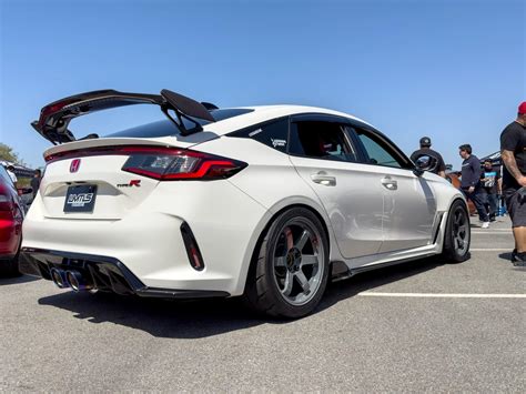 Official CHAMPIONSHIP WHITE FL5 Type R Photos Thread | Page 7 | CivicXI - 11th Gen Civic Type R ...