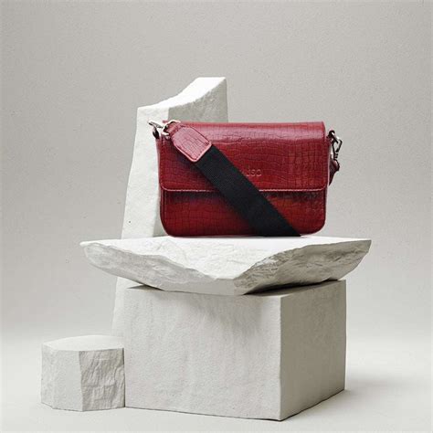 CROSS-BODY BAGS – Mumuso