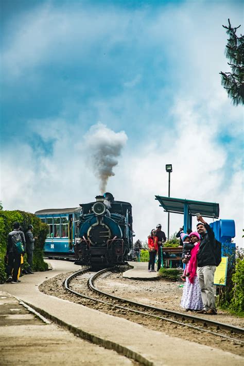 Batasia Loop: A Spiraling Wonder of the Darjeeling Himalayan Railway