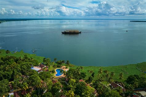 World Backwaters|Backwater Resort|Vembanad Lake|Alappuzha|Activities