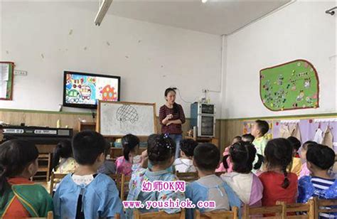 幼儿园老师鼓励小朋友吃饭高清图片下载-正版图片502169193-摄图网