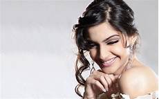 Sonam Kapoor Desktop Wallpapers by Sonam Kapoor Desktop Wallpaper Wallpaper High Sonam Kapoor Desktop Wallpapers