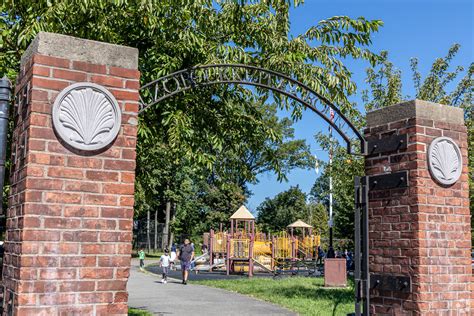 About Bayside | Schools, Demographics, Things to Do - Homes.com