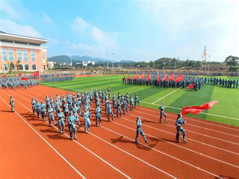 上饶卫生学校举行2020级新生国防教育（军训）闭营仪式-上饶卫生学校-移动端