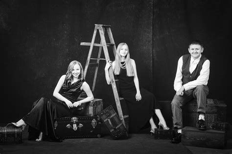 Themed People Photography 的图像结果