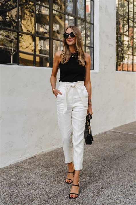 Outfits with white capris new arrivals