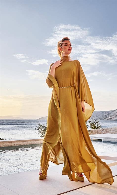 Designer Resort Wear for Women │Luxury Resort Wear for Women - Antoninias
