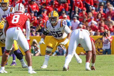 Three interior LSU linemen named to watch list for Outland Trophy ...