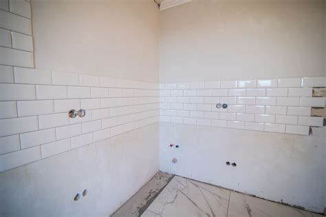 Commercial Bathroom Tile Design 的图像结果