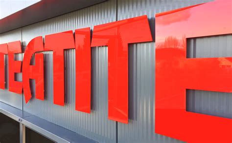 Factory Sign 的图像结果