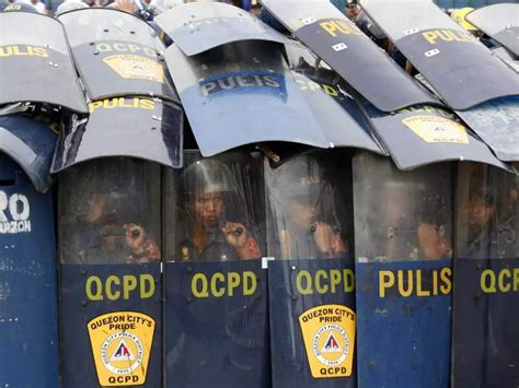 STOCKS FALL, RUSSIA HIT WITH FRESH SANCTIONS: Here's What You Need To ...