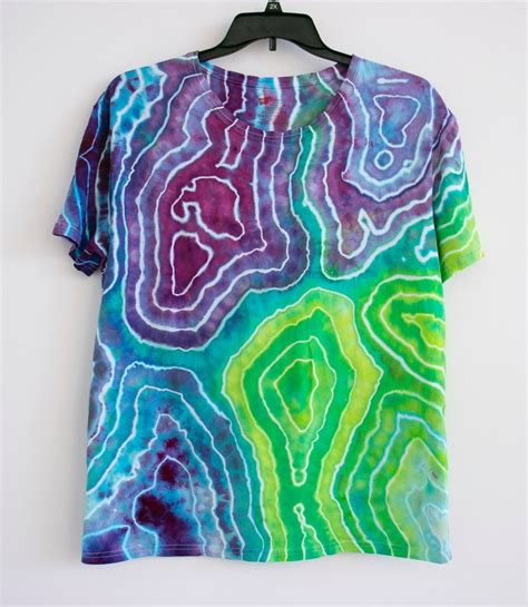 Rezultat imagine pentru Tie Dye Geode Tutorial