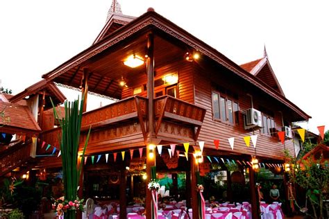 Montri Resort and Spa Shuttle Bus Service: Pictures & Reviews - Tripadvisor