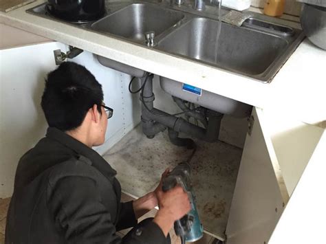 厨房水龙头漏水怎么修？厨房水龙头漏水维修方法 - 房天下装修知识