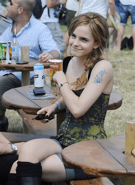 20 year old Emma Watson at Glastonbury looking perfect! : r/jerkofftoceleb