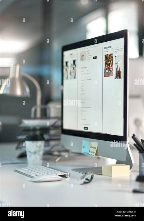 Computer Inside Desk 的图像结果