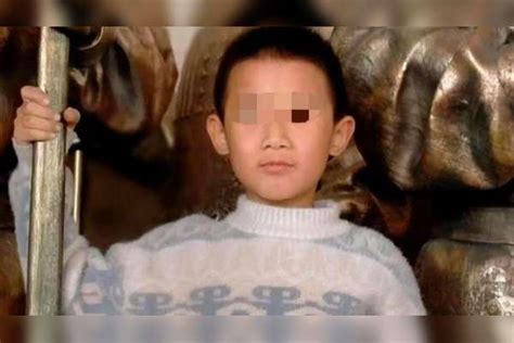 山西被害10岁男孩生父：孩子失踪后，其母亲和继父也找不到了