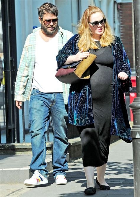 Adele Official Blogspot: Site mostra Adele com barriga de grávida em passeio por Londres | G1
