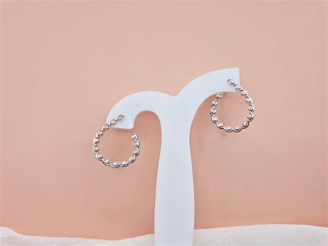 SILVER ELEGANCE HOOP EARRINGS – Kinavah