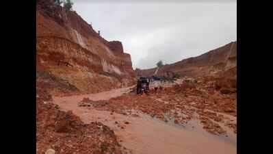 Fresh mudslide at Ottinene blocks NH 66 for 6 hours | Mangaluru News ...