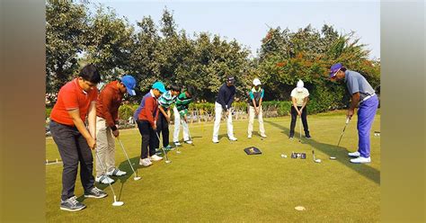 Go Clubbin': Learn To Swing & Maybe Hit A Hole-In-One At These Golf ...