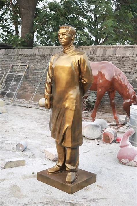 玻璃钢古铜雕塑 仿真人像雕塑商业街仿古铜人物广场景观雕塑-阿里巴巴