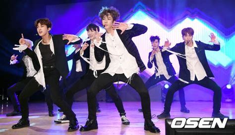 [사진]'세 번째 미니앨범' VAV, 화려한 무대