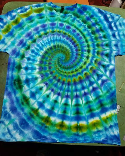 Process photos (ice dye pleated spiral shirt) : r/tiedye