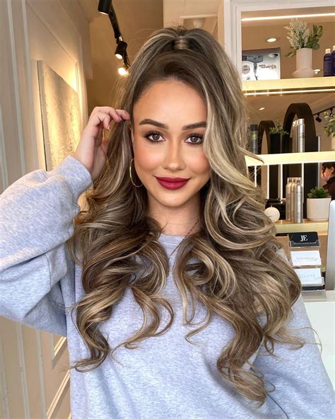 30 Half Up Half Down Ponytail Hairstyle to Draw All Attention in 2022 ...