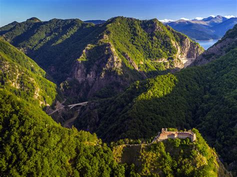 Poenari Castle Fagaras Romania 2023 Bing 4K Preview | 10wallpaper.com