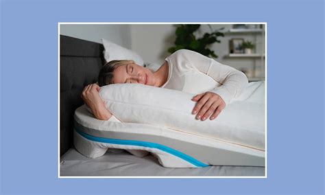 The 7 Best Pillow For Shoulder Pain Of 2023, Based On Your Sleeping ...