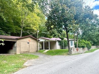 330 State Highway 1056, Pinsonfork, KY 41555 | Homes.com