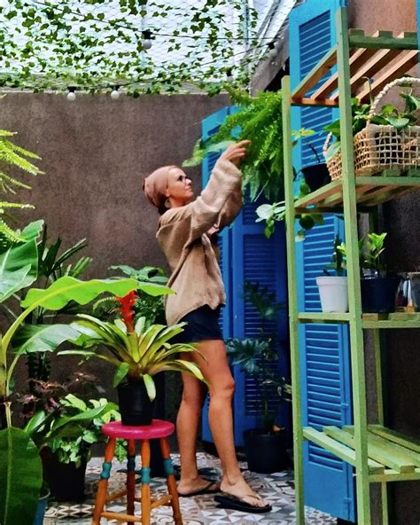 Pin de Charlene Keys em Garden,Patio, plants and more | Casa flores, Casas, Jardim