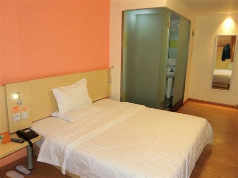 7 DAYS INN SHENZHEN FUTIAN PORT SUBWAY STATION - Specialty Hotel ...