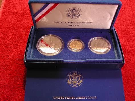 1986 United States Liberty Coin Set==Silver Dollar, Silver Half Dollar ...