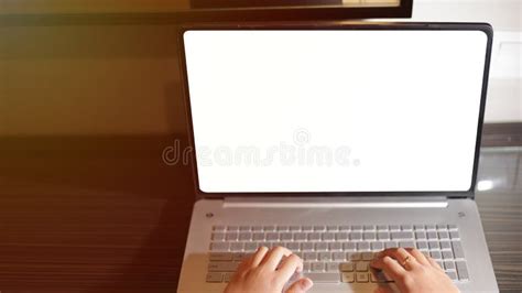 Rezultat imagine pentru Computer Monitor White Screen