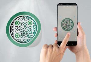 Scan the QR code to download the CNN app from Google Play.