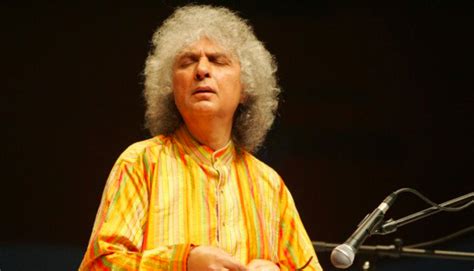 How Pandit Shivkumar Sharma Successfully Introduced Santoor to ...
