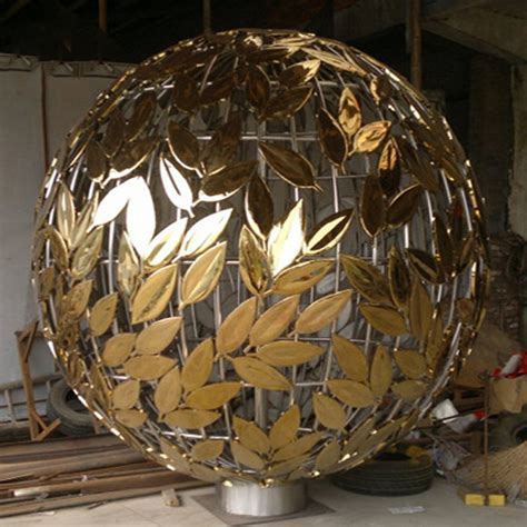不锈钢校园树叶镂空球 -宏通雕塑