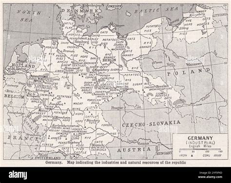 Vintage map europe 1930s hi-res stock photography and images - Alamy