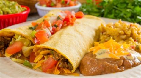 मैक्सिकन बरिटोज़ को दें थोड़ा इंडियन टच, और बनाएं "Rajma Burritos" शेफ ...