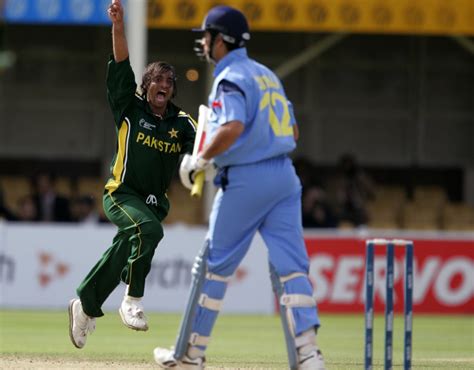 Shoaib Akhtar Says He ‘Broke Yuvraj Singh’s Back’ While Showing His ...