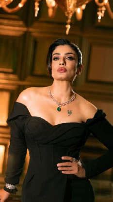 9 Mindful Quotes By Ravina Tandon For Women in 40s