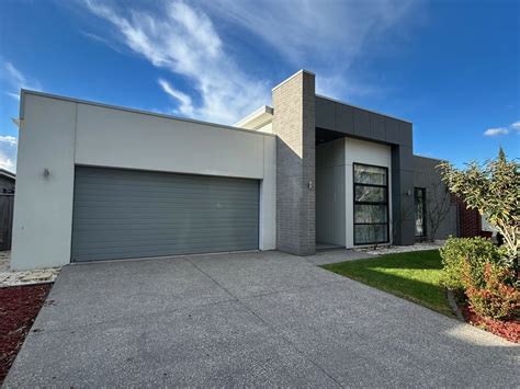 16 Verdell Street, Bairnsdale VIC 3875 - House For Rent | Domain