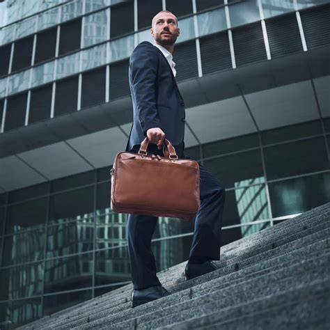 Best Luxury Leather Laptop Bags for Men | Premium Leather Laptop Bags ...
